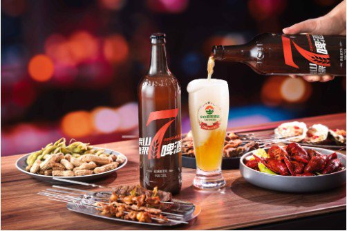 新锐品牌破圈史：<em>泰山原浆啤酒</em>如何以“7天新鲜”筑品质护城河？