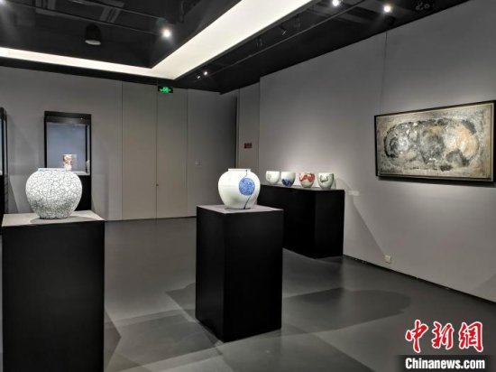 <em>白氏</em>兄弟上海呈现精品力作 陶瓷艺术展现从传承走向创新的动人...