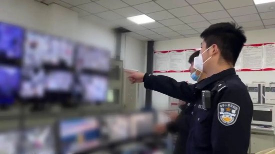 暖新闻：游乐场里丢<em>了手机</em> 北京朝阳警方迅速帮其找回