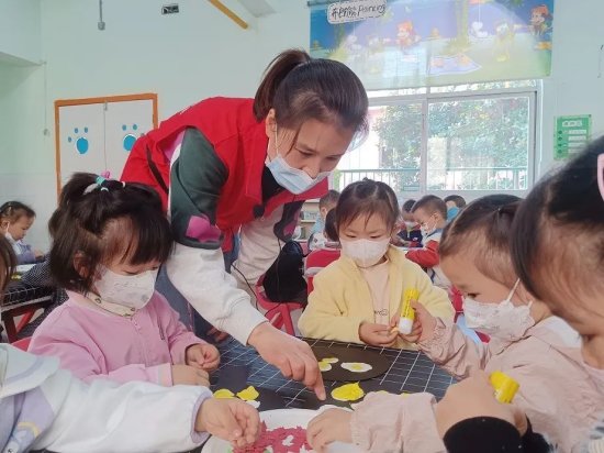 京山市直属机关幼儿园开展家长助教志愿服务活动