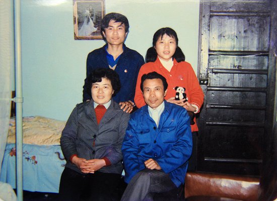 专访｜作家薛舒：在老年病房陪伴父亲，看到更广大的社会图景