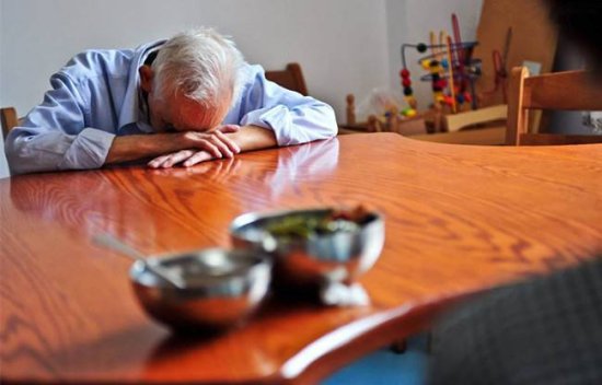睡眠是生命的基础，可中老年人睡<em>多久最好</em>？其实过多过少都不好