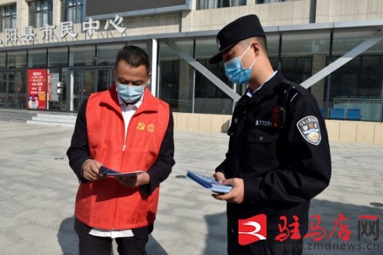 正阳县公安局反诈宣传走进核酸检测点