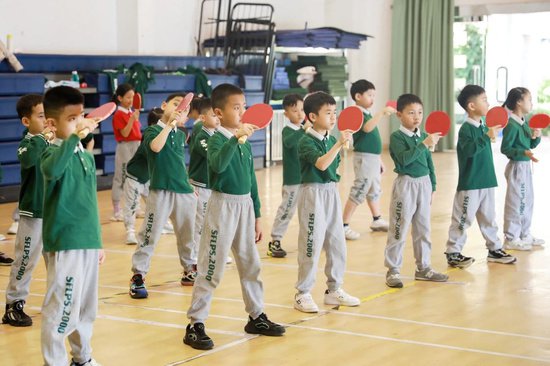 <em>深圳</em>学校落实“每天一节体育课” 让学生“想运动”“能运动”