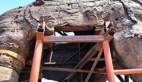 中国最大铁狮子 重达32吨屹立千年不倒 铸造技术领先西方800年！