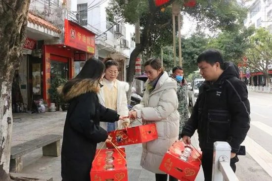 贵州从江团县委走访慰问西部计划志愿者
