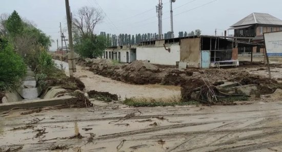 <em>吉尔吉斯斯坦</em>发生溃堤事件 约1500<em>人</em>紧急撤离