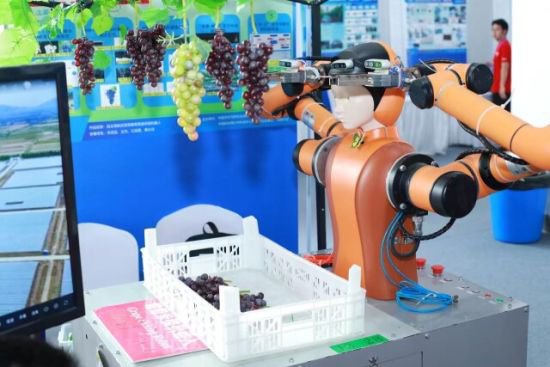 第五届中国研究生<em>机器人</em>创新<em>设计大赛</em>在长举行