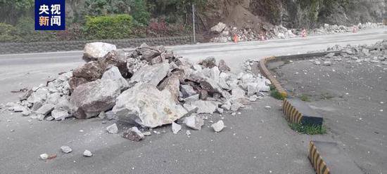 台湾花莲地震引发山体滑坡 暂无伤亡报告