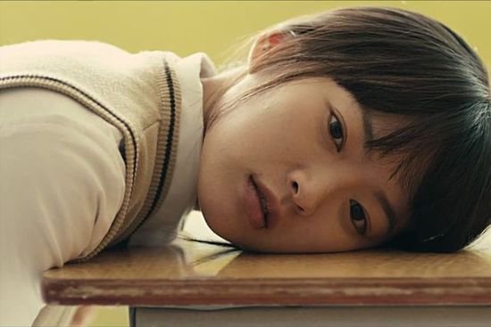 韩国<em>校园暴力电影</em>中，除了受害者和施暴者，旁观者也备受关注