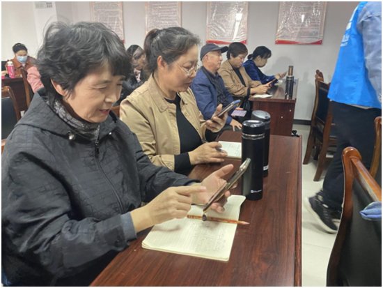 安庆市养老服务信息中心：银龄暖心行动 乐享数字生活