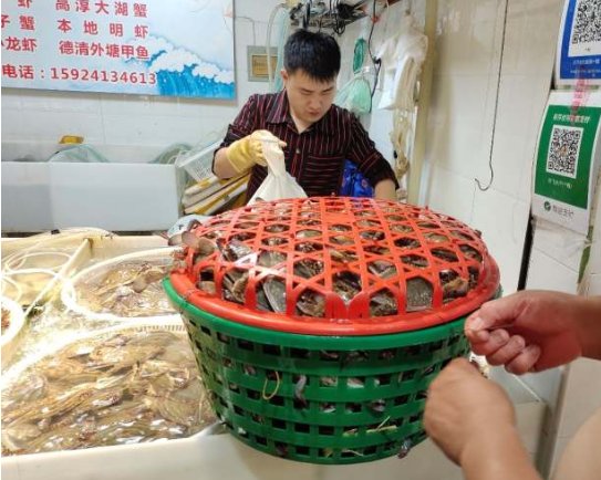 一天一个价！今天梭子蟹比昨天便宜20元一斤，专家说吃它最佳...