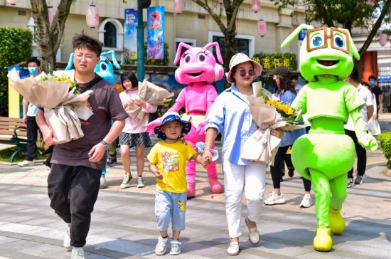 喜迎第1000万名游客，重庆欢乐谷缔造欢乐5周年