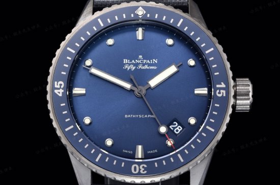 让绿水鬼甘拜下风的潜水表：GF宝珀五十噚系列5000蓝陶瓷腕表
