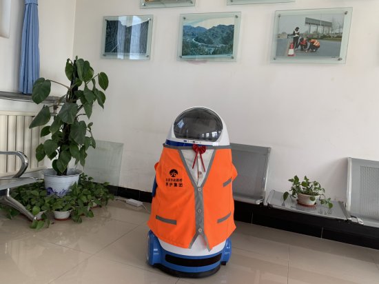 机器人为您指路，小花园里休憩……快来看，这里的服务全方位！