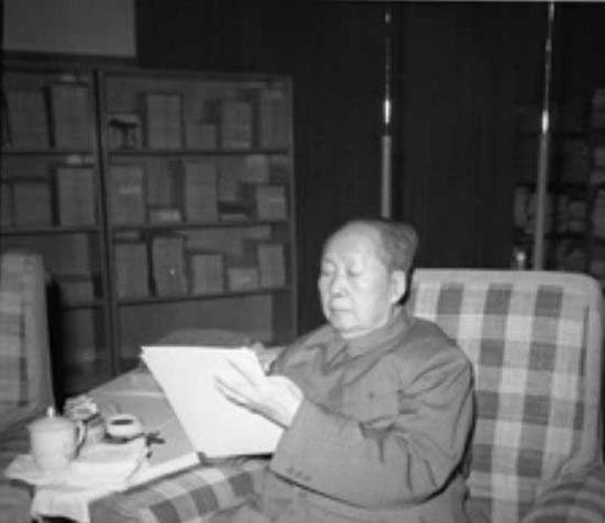 建国后，毛主席每次去杭州都要见一对夫妻，和他们聊天叙旧，...
