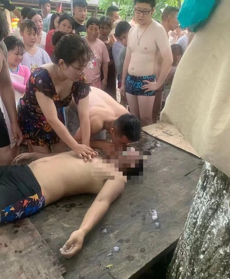 杭州一男子溺亡，才33岁！目击者痛哭：他的娃<em>怎么办啊</em>！