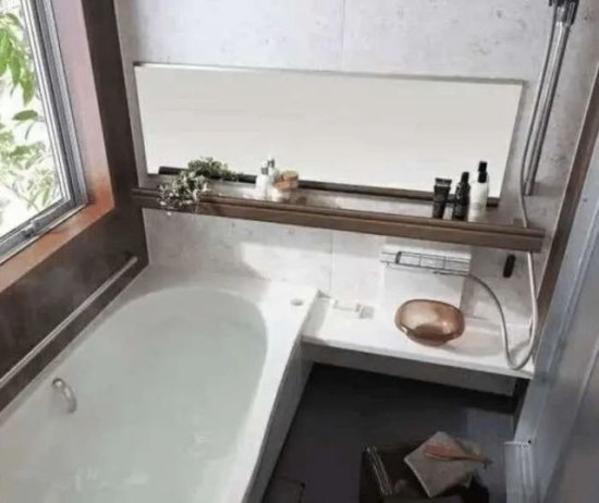 <em>日本卫生间</em>小却干净利索，3㎡能装出8㎡的效果，还带浴缸