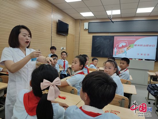 四川罗江：中医药文化进校园 守护学生健康成长