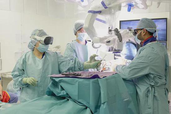 伦敦已有<em>私人医院</em>在手术中使用Apple Visoion Pro，以提升效率及...