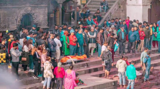 尼泊尔的“<em>烧尸庙</em>”，生命轮回的象征，当地人推崇至深