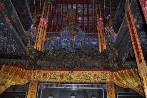 中国最“吓人”的寺庙，进去看到佛头瞪眼看，身躯去向成<em>未解之</em>...