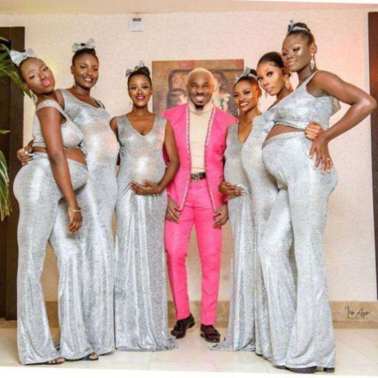 尼日利亚“<em>漂亮男孩</em>”带6名女友出席婚礼，每个女友都怀着他孩子