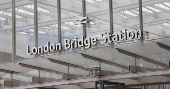 英国<em>伦敦桥</em>地铁站内发现可疑物品 人员已被疏散