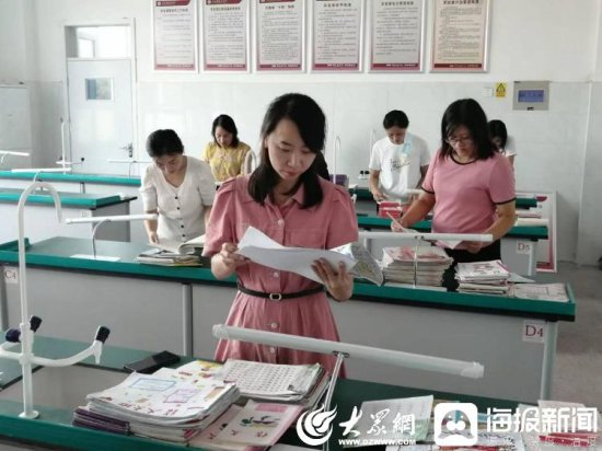 沂南县大庄镇中心小学举行暑假优秀作业展评活动