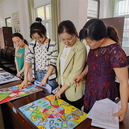 彭山区机关幼儿园开展青年教师美术技能提升活动