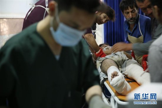 阿富汗<em>长途客车</em>遭遇地雷爆炸 34人死亡