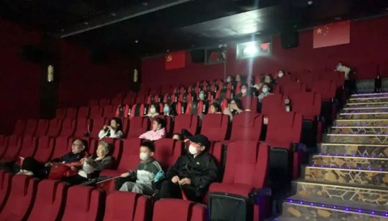 郑州这4家影院爱国主义<em>电影免费看</em>！观众：看完振奋人心！