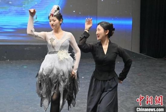 中国朝鲜族鹤舞迎来一批年轻传承者