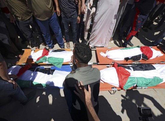 加沙难民营遭袭：11人聚餐10人死亡，只剩一个5个月大<em>婴儿</em>