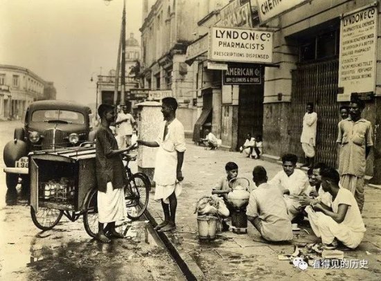 老<em>照片</em> 第二次世界大战时的印度加尔各答 遍地是<em>乞丐</em>