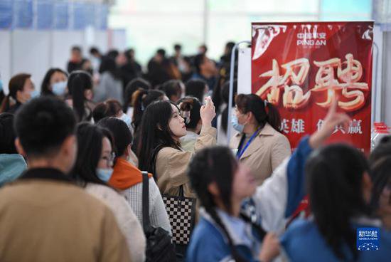 数读中国这十年丨居民人均可支配<em>收入</em>十年增长超80% 人民生活...