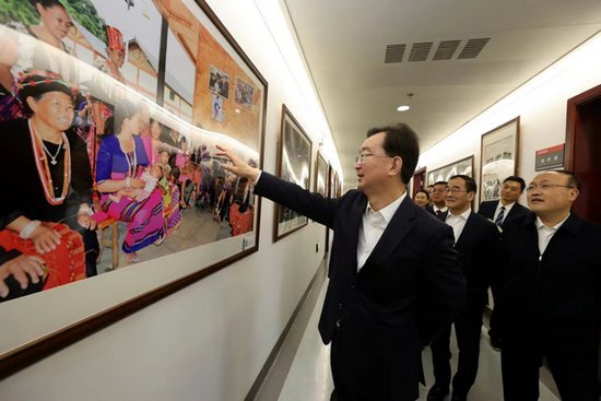 王宁参观省纪检监察特色文化长廊展览时强调