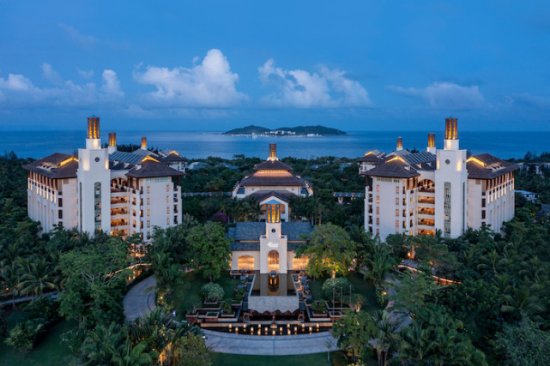 新酒店 | 费尔蒙入驻三亚海棠湾，以展示东阳木雕为酒店特色