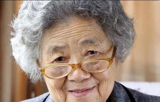 96岁北大教授夫人，绝食4天后离世，生前留下一句话，发人深省