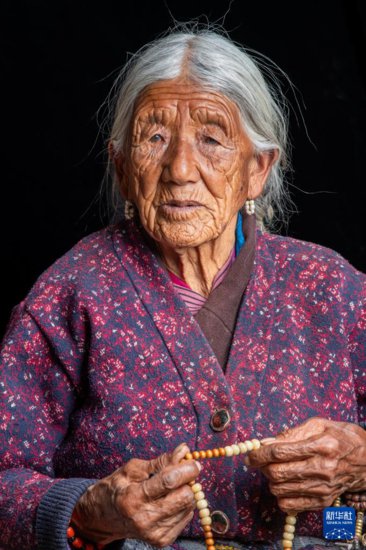 新华全媒+丨苦难与新生——西藏翻身农奴影像档案：格桑曲珍