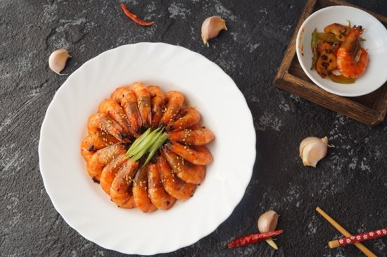 吃一回爱一回的干锅虾，怎么吃都吃不腻，用料简单，在家就能做