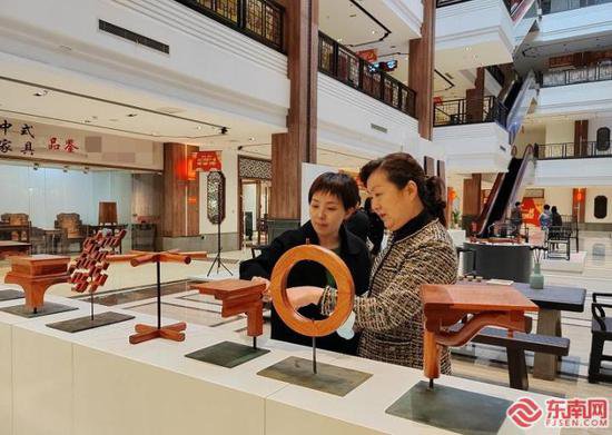 跨界联盟 融合发展 第十一届中国（仙游）<em>红木家具</em>精品博览会开幕