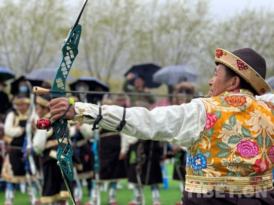 从小众到大众 越来越多人<em>喜欢</em>西藏工布响箭