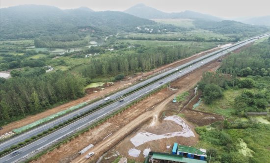 芜湖至<em>南京高速</em>扩容成双向八车道