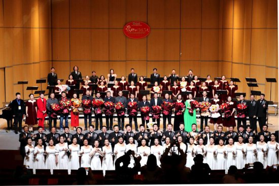 宁夏大学银川校友合唱团专场音乐会为学校建校65周年献礼
