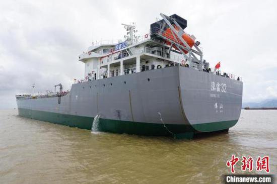 广东佛山首艘2万吨级国际航行船舶正式落户