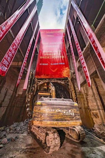 上海地铁14号线区间隧道全线贯通，将进入铺轨、机电系统安装及...