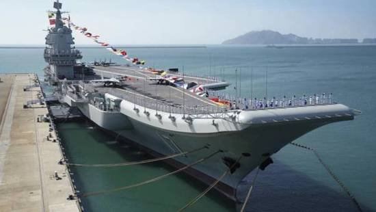 周波：<em>中国</em>使用水炮驱离菲律宾船只是威慑，不是动武