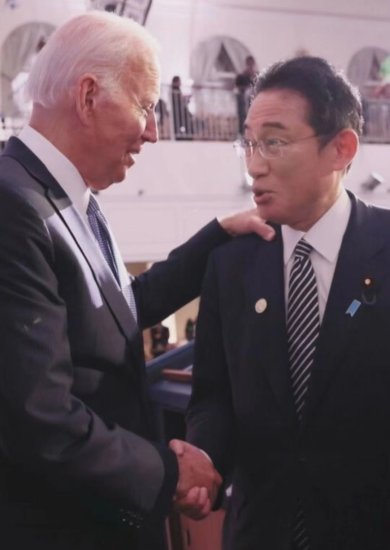 岸田与拜登联大会议期间短暂交谈，日媒：他在寻找与美总统会谈...