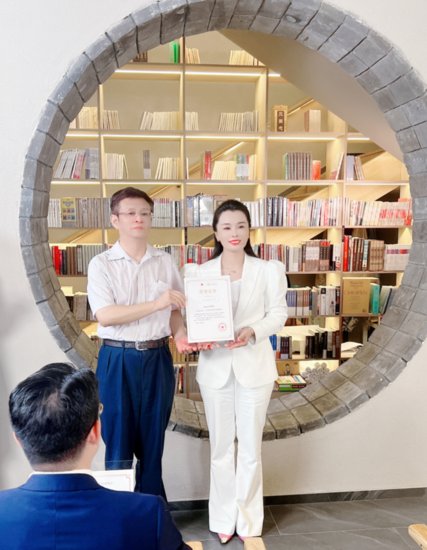朵拉朵尚创始人李海珍受邀参加《阅读阅中国》大型<em>公益活动</em>！